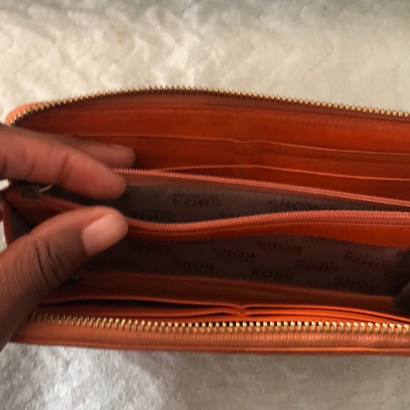 Michael Kors Wallet - Picture 2 of 6